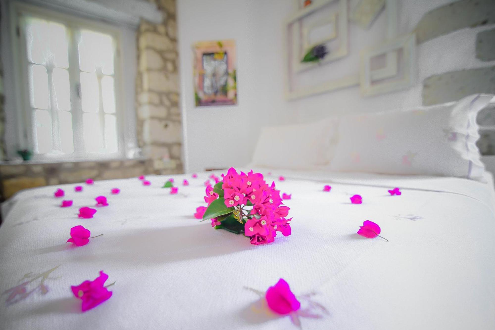 Yukari Sokak Vip Butik Otel Alacatı Bagian luar foto
