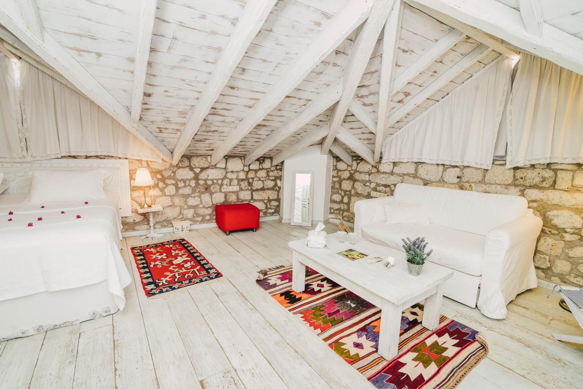 Yukari Sokak Vip Butik Otel Alacatı Bagian luar foto